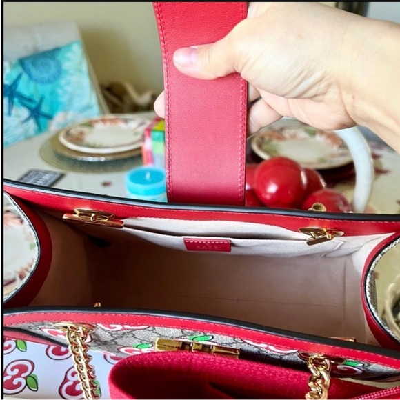 Gucci Red and Brown Cherry Print Shoulder Bag - Picture 3 of 5